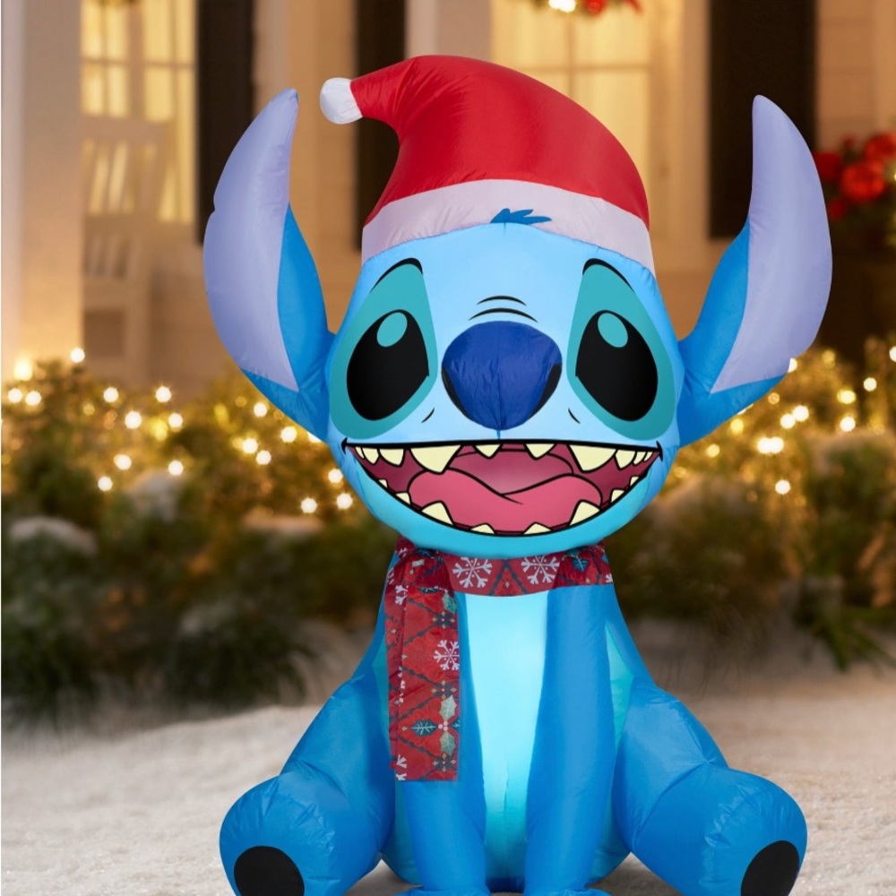 Disney Stitch Christmas inflatable 4.5 feet